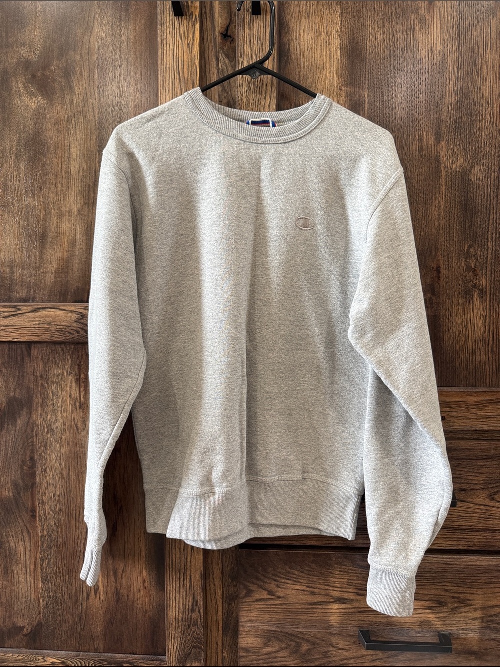 Champion Light Gray Crewneck Sweatshirt - Men's Classic Pullover